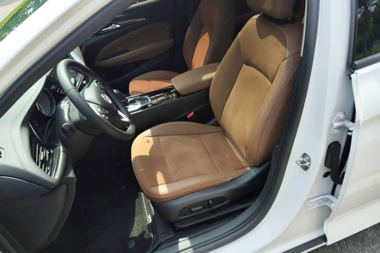 Used Buick Regal 2017 20T Elite Edition Left Front Seat