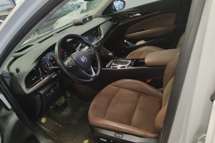 Used Buick Regal 2017 28T Luxury Edition Left Front Seat
