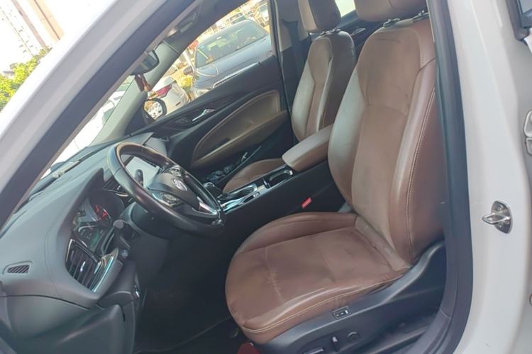 Used Buick Regal 2017 28T Luxury Edition Left Front Seat