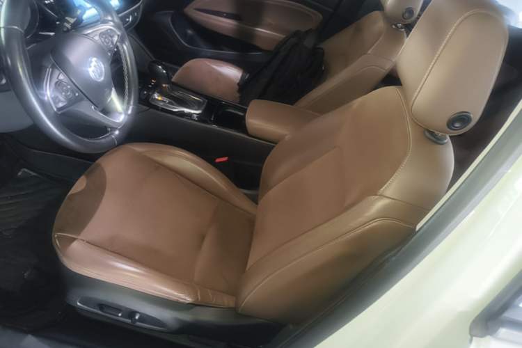 Used Buick Regal 2017 20T Luxury Model Left Front Seat