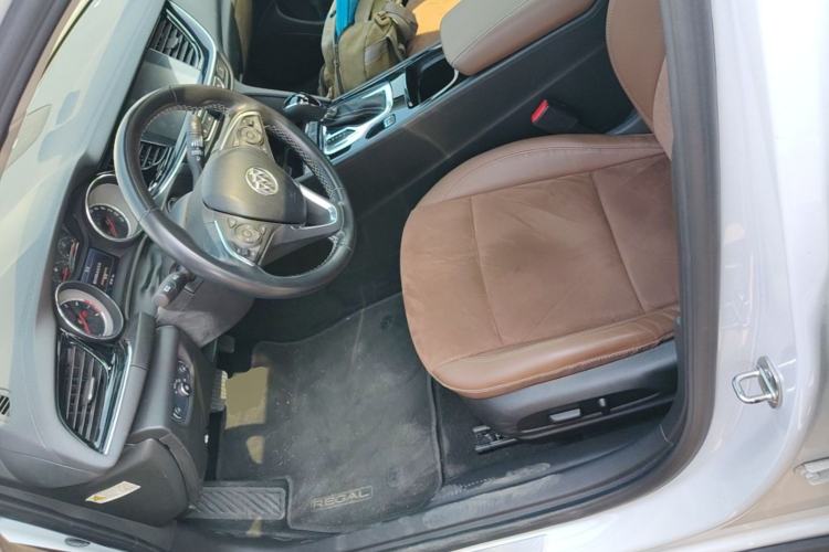 Used Buick Regal 2017 20T Elite Edition Left Front Seat
