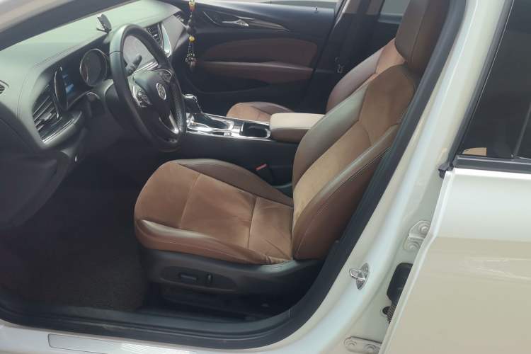 Used Buick Regal 2017 20T Elite Edition Left Front Seat