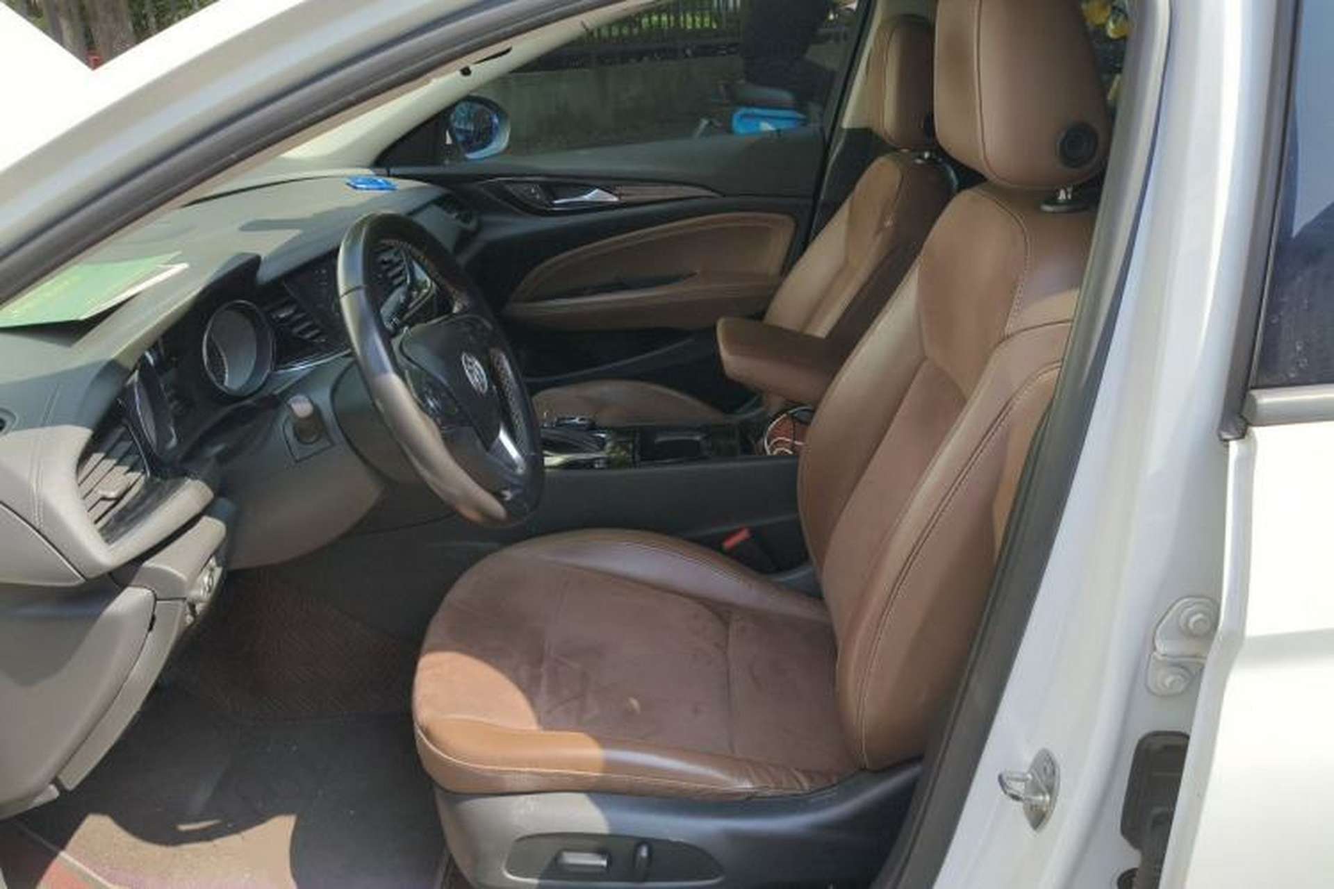 Used Buick Regal 2017 20T Elite Edition Left Front Seat