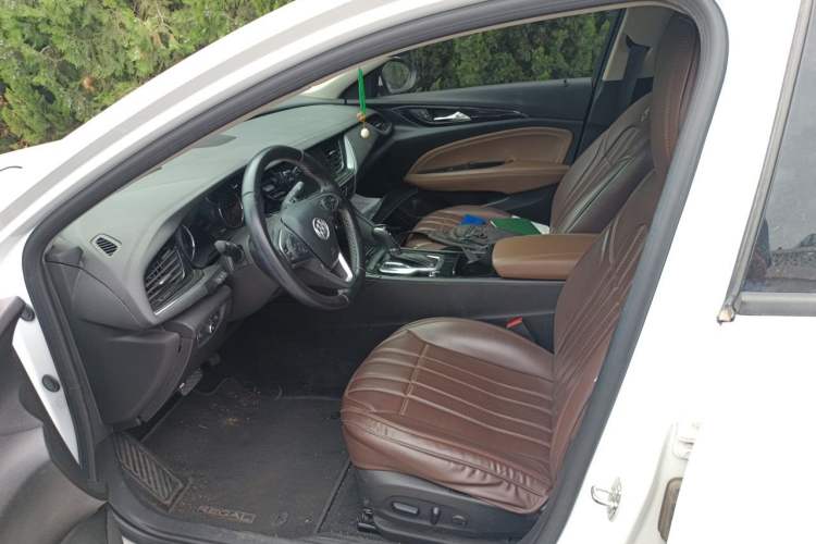 Used Buick Regal 2017 28T Luxury Edition Left Front Seat