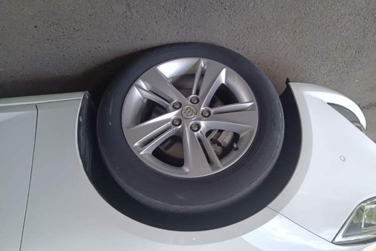 Used Buick Regal 2017 20T Luxury Model Left Front Wheel Hub