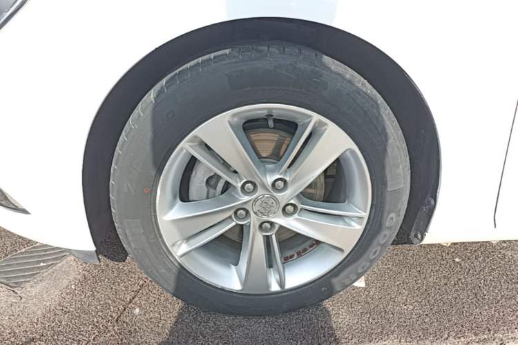 Used Buick Regal 2017 20T Elite Edition Left Front Wheel Hub