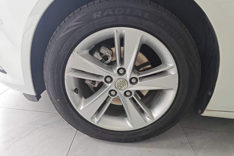 Used Buick Regal 2017 20T Luxury Model Left Front Wheel Hub