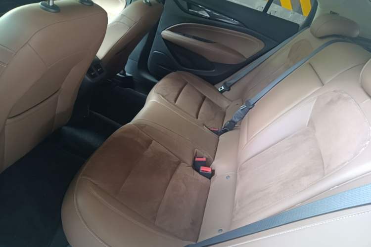Used Buick Regal 2017 20T Luxury Model Left Rear Seat