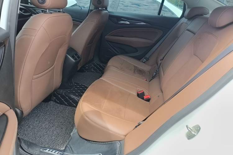 Used Buick Regal 2017 20T Elite Edition Left Rear Seat