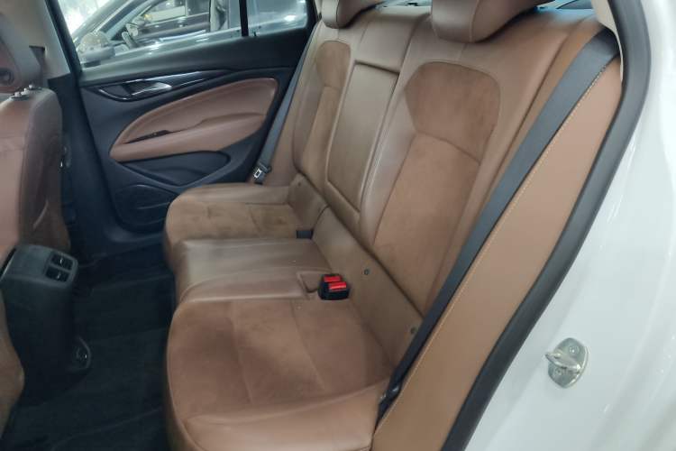 Used Buick Regal 2017 20T Elite Edition Left Rear Seat