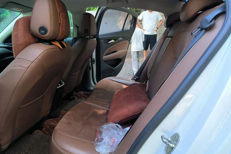 Used Buick Regal 2017 20T Luxury Model Left Rear Seat