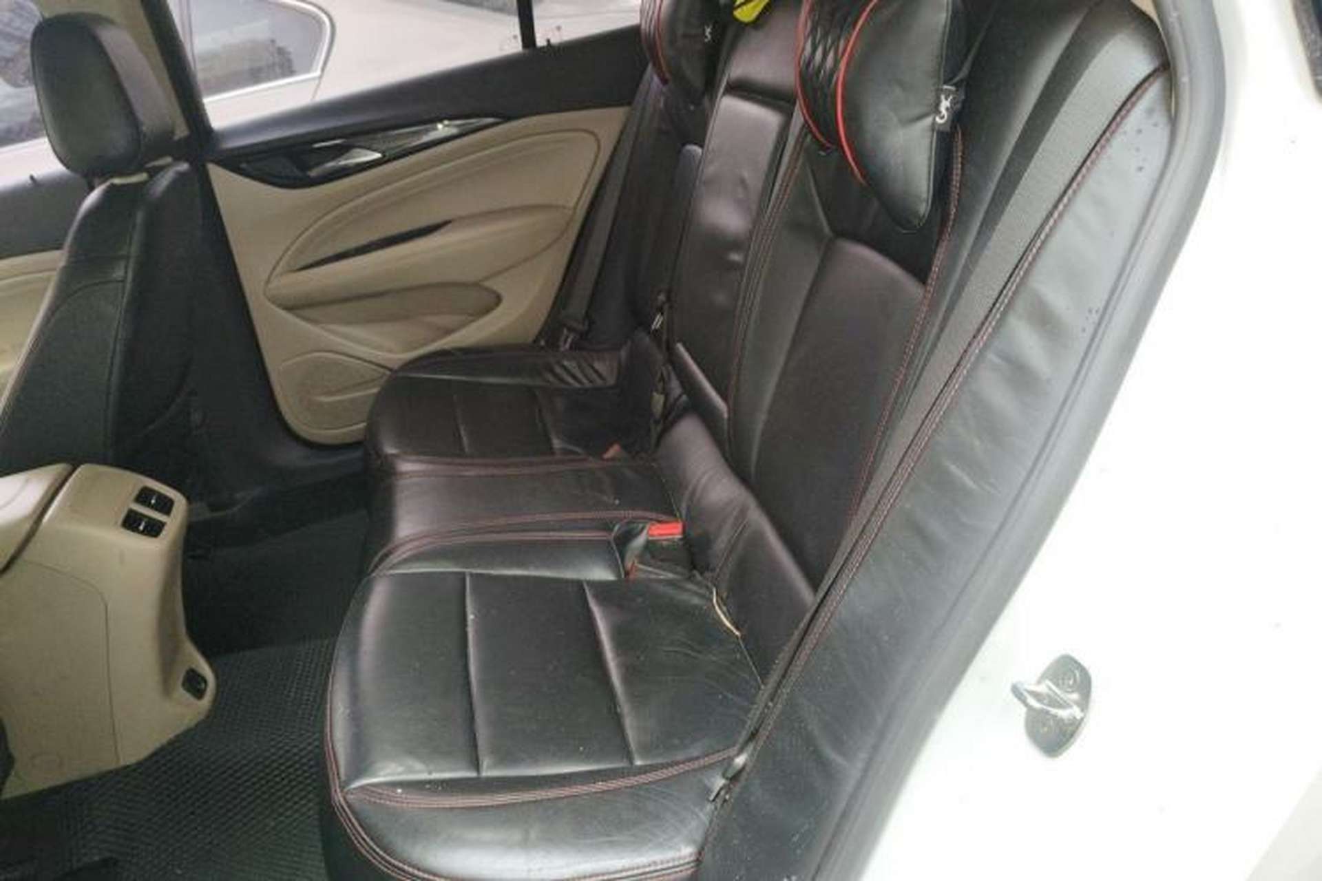 Used Buick Regal 2017 30H Luxury Version Left Rear Seat