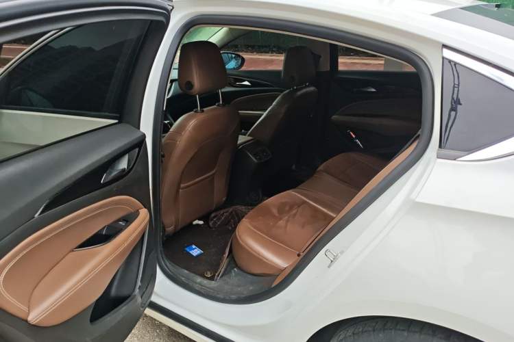 Used Buick Regal 2017 20T Elite Edition Left Rear Seat