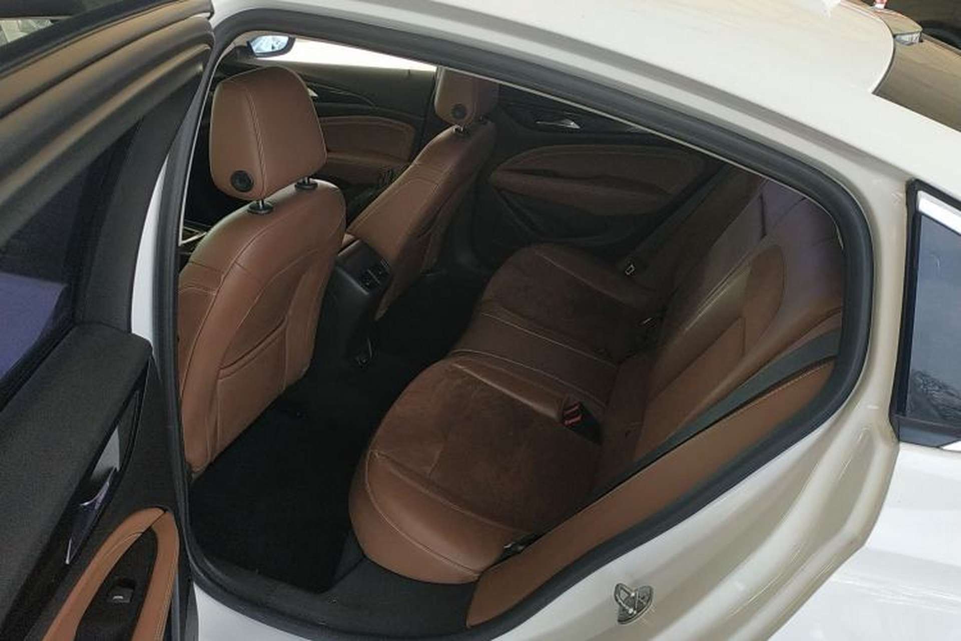 Used Buick Regal 2017 20T Luxury Model Left Rear Seat
