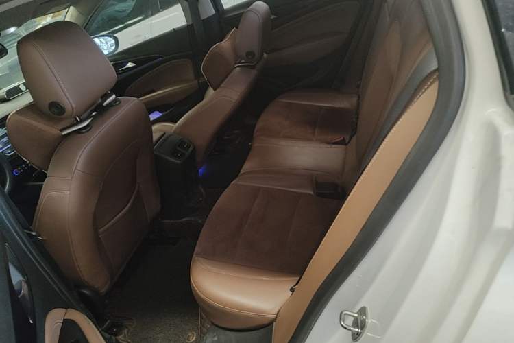 Used Buick Regal 2017 28T Luxury Edition Left Rear Seat