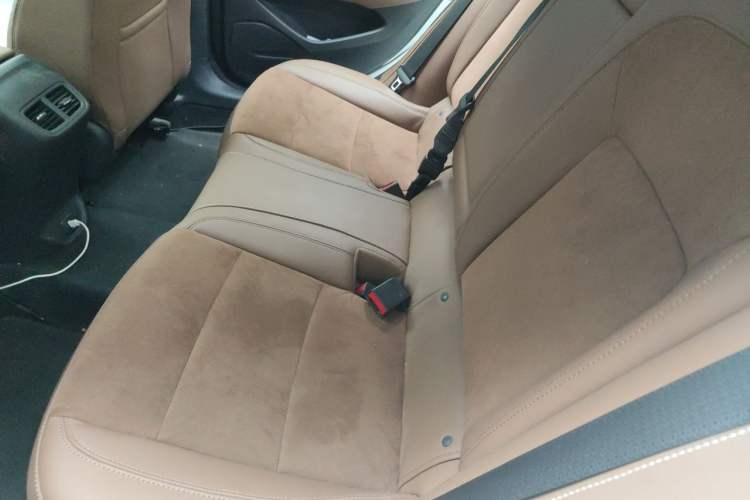 Used Buick Regal 2017 20T Elite Edition Left Rear Seat