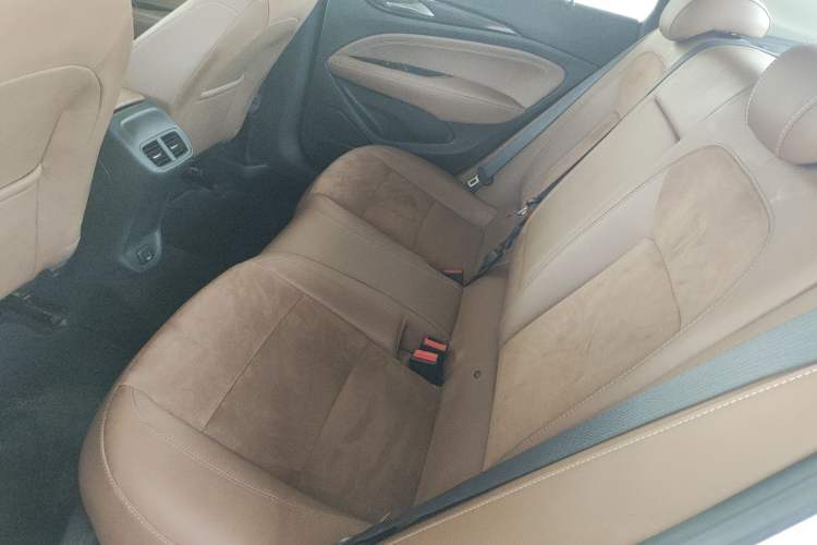 Used Buick Regal 2017 20T Elite Edition Left Rear Seat