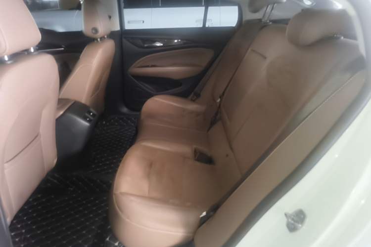 Used Buick Regal 2017 20T Luxury Model Left Rear Seat