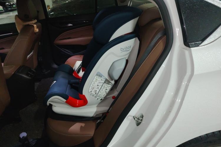 Used Buick Regal 2017 20T Luxury Model Left Rear Seat