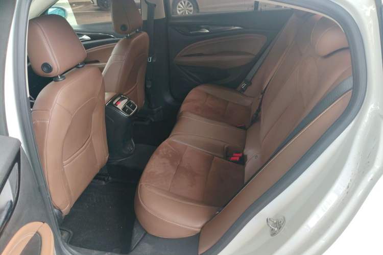 Used Buick Regal 2017 20T Luxury Model Left Rear Seat