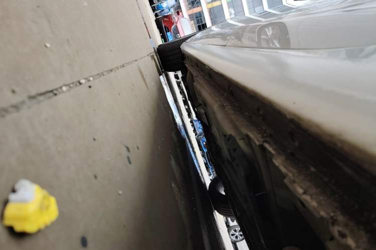 Used Buick Regal 2017 20T Luxury Model Left Side Sill