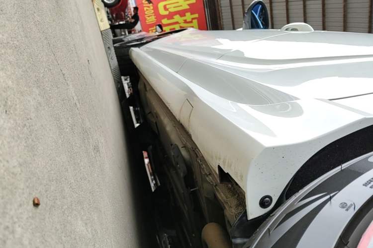 Used Buick Regal 2017 GS 28T Luxury Model Left Side Sill