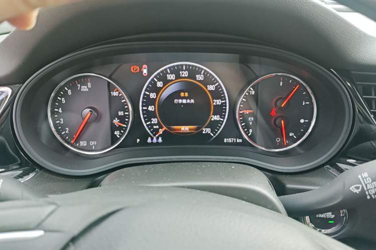 Used Buick Regal 2017 28T Prestige Model Odometer Close Up