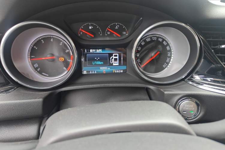 Used Buick Regal 2017 20T Elite Edition Odometer Close Up