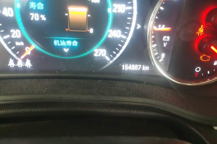 Used Buick Regal 2017 20T Prestige Model Odometer Close Up