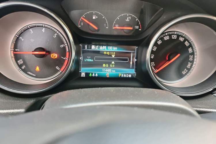 Used Buick Regal 2017 20T Luxury Model Odometer Close Up
