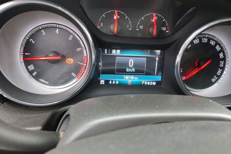 Used Buick Regal 2017 20T Elite Edition Odometer Close Up