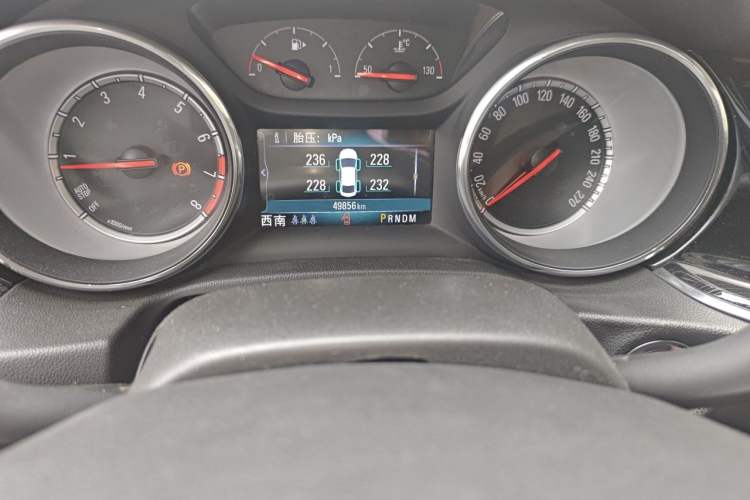 Used Buick Regal 2017 20T Elite Edition Odometer Close Up