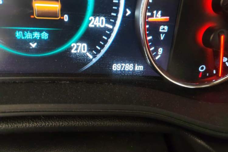 Used Buick Regal 2017 28T Prestige Model Odometer Close Up