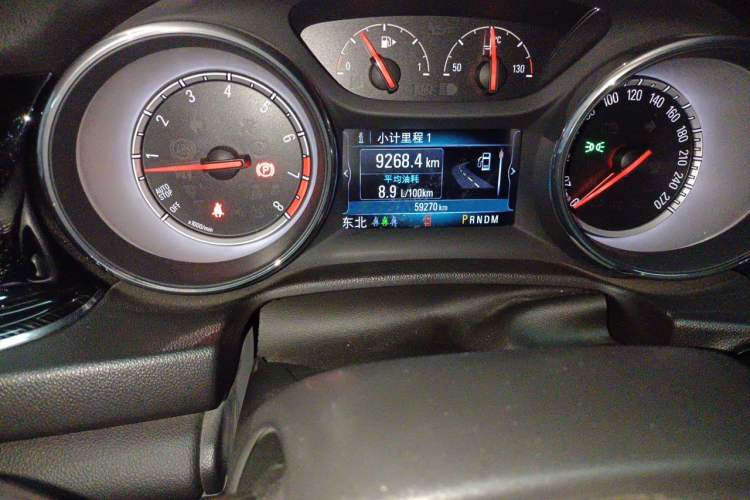 Used Buick Regal 2017 20T Elite Edition Odometer Close Up