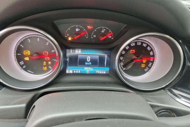 Used Buick Regal 2017 20T Elite Edition Odometer Close Up