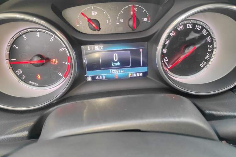 Used Buick Regal 2017 20T Luxury Model Odometer Close Up