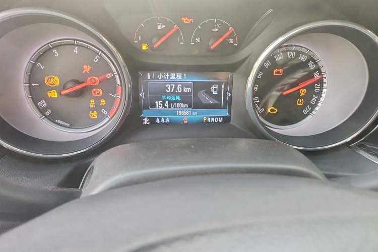 Used Buick Regal 2017 20T Elite Edition Odometer Close Up