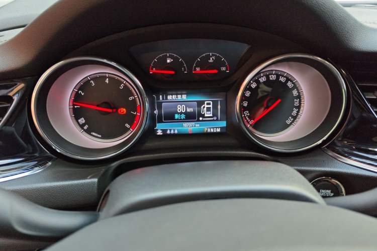 Used Buick Regal 2017 20T Elite Edition Odometer Close Up