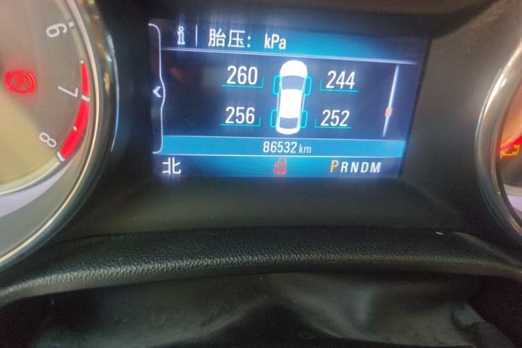 Used Buick Regal 2017 20T Elite Edition Odometer Close Up
