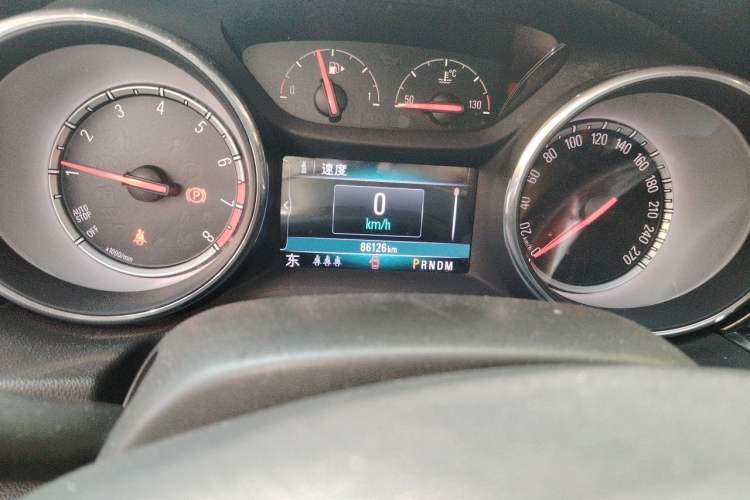 Used Buick Regal 2017 20T Elite Edition Odometer Close Up