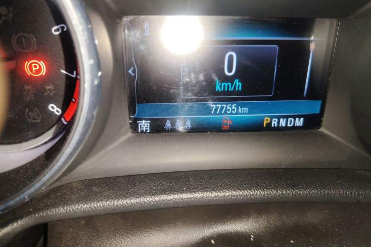 Used Buick Regal 2017 20T Elite Edition Odometer Close Up