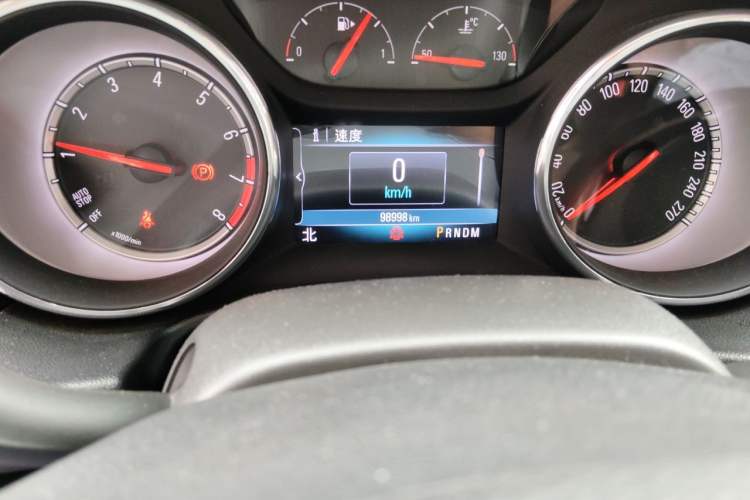 Used Buick Regal 2017 20T Luxury Model Odometer Close Up