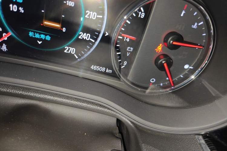Used Buick Regal 2017 28T Luxury Edition Odometer Close Up