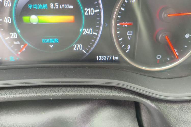 Used Buick Regal 2017 20T Prestige Model Odometer Close Up