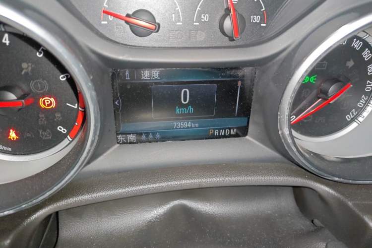 Used Buick Regal 2017 20T Elite Edition Odometer Close Up