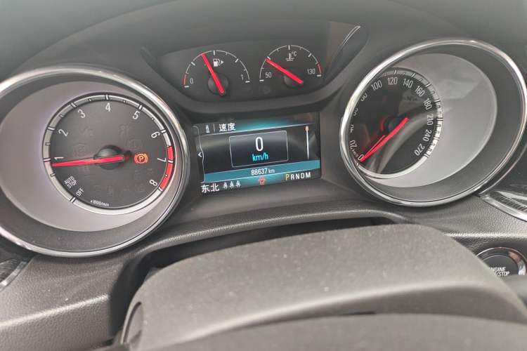 Used Buick Regal 2017 20T Elite Edition Odometer Close Up