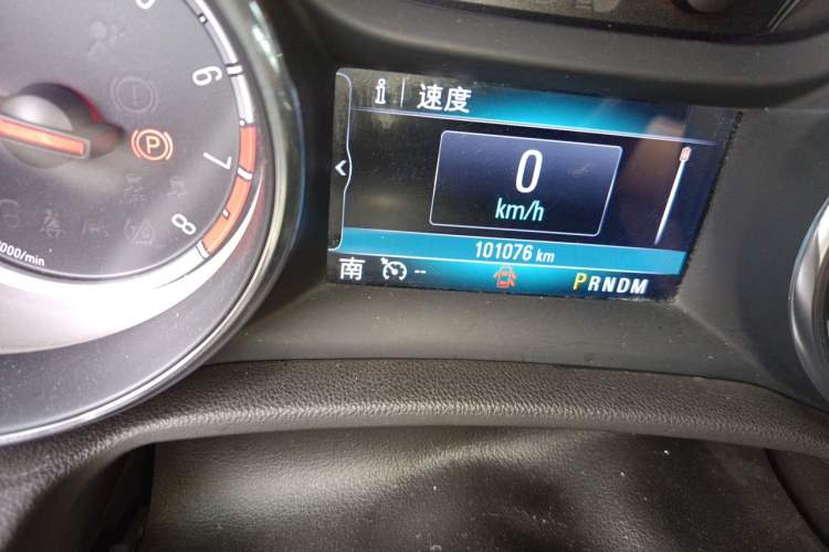 Used Buick Regal 2017 20T Elite Edition Odometer Close Up
