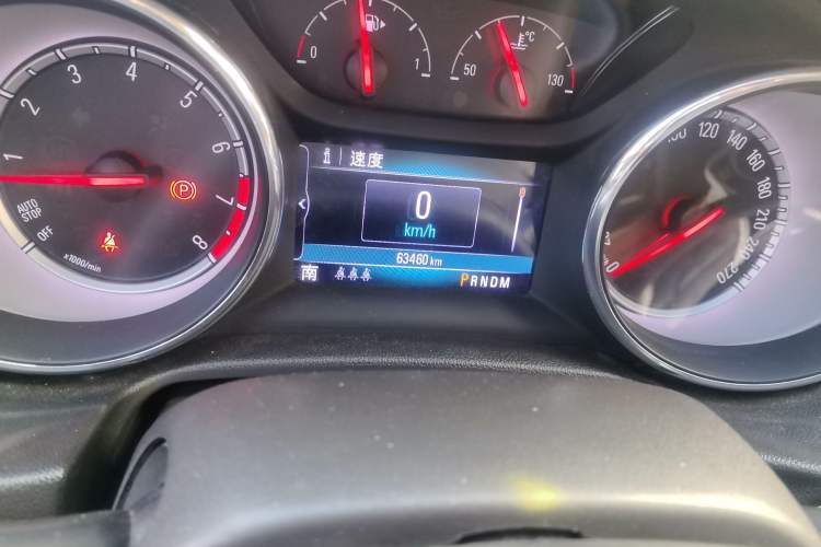 Used Buick Regal 2017 20T Elite Edition Odometer Close Up