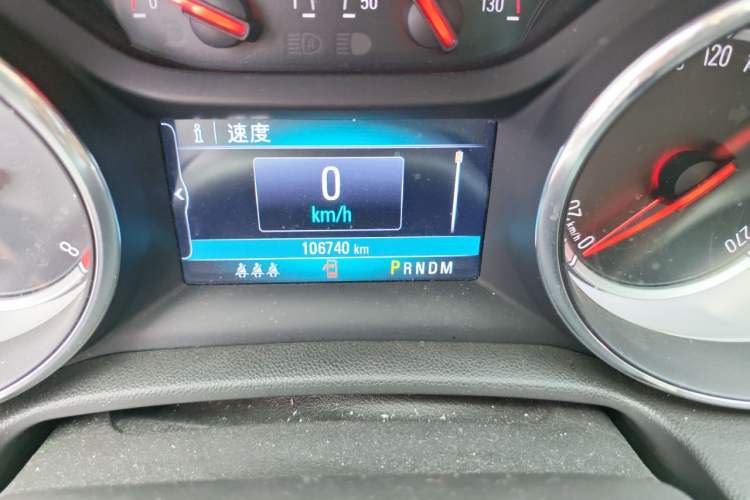 Used Buick Regal 2017 20T Elite Edition Odometer Close Up