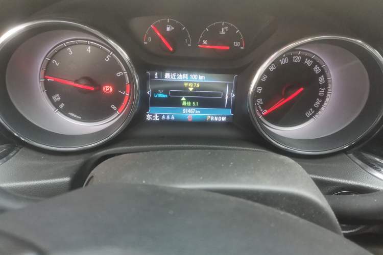 Used Buick Regal 2017 20T Elite Edition Odometer Close Up